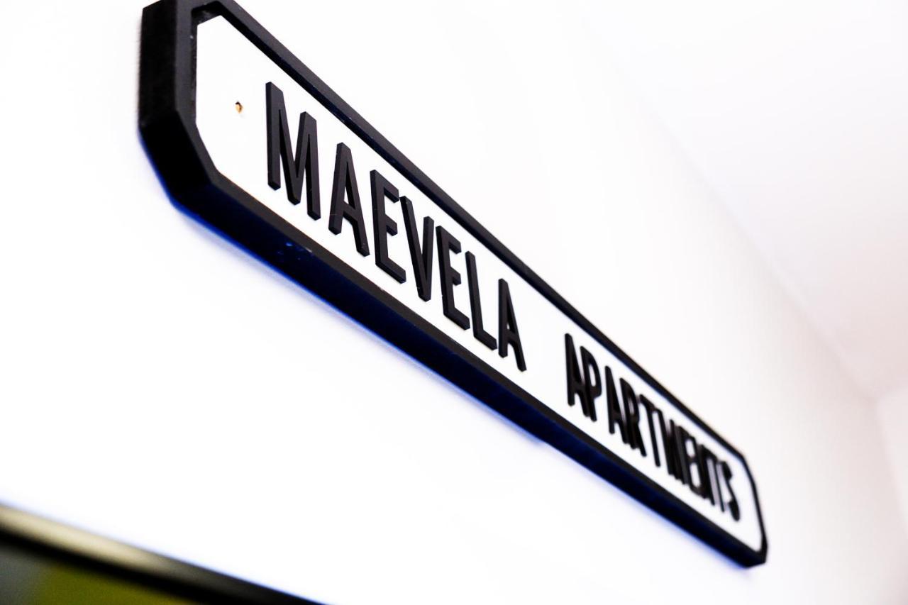 Maevela Apartments - Arcadian Versace Themed Apt ☆ Huge Balcony / Free Parking → Free Netflix -2 Min Walk From Birmingham Hippodrome Theatre, Arcadian, China Town, Sidewalk Club, Gay Village, 5 Mins From New Street Train Station - Birmingham Grand Ce Buitenkant foto